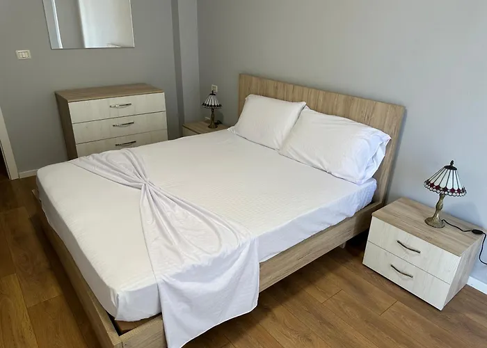 Starli - * 티라나